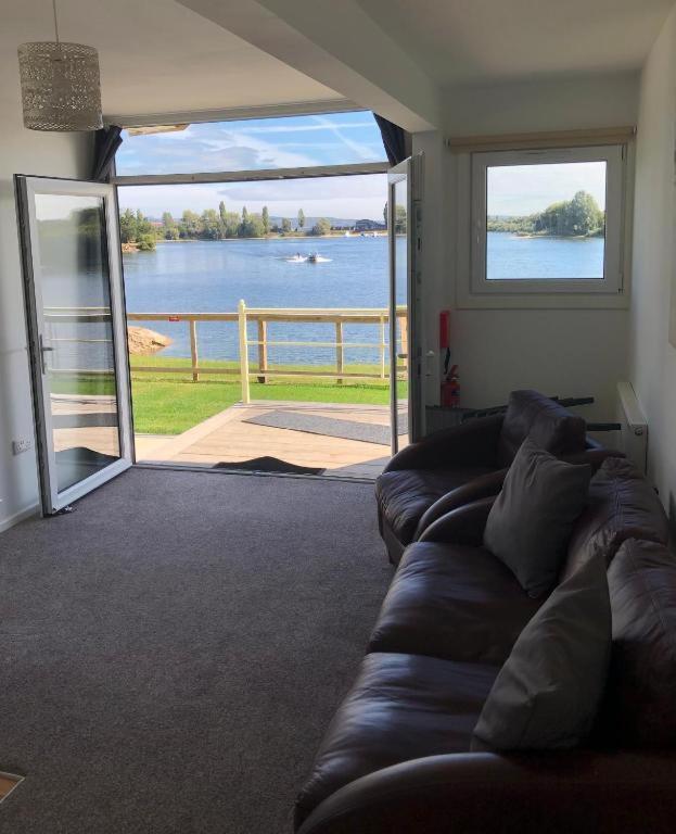 Lake View Lodge Chichester Exterior foto